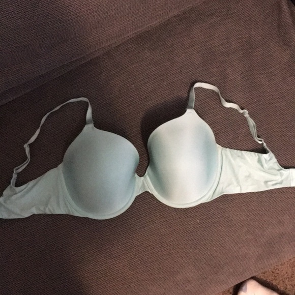 Victoria Secret Bras - Picture 2 of 8